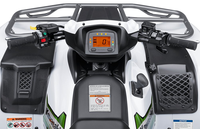 handlebar-with-speedometer-in-the-center. ATV-equiped-of-a-front rack.png